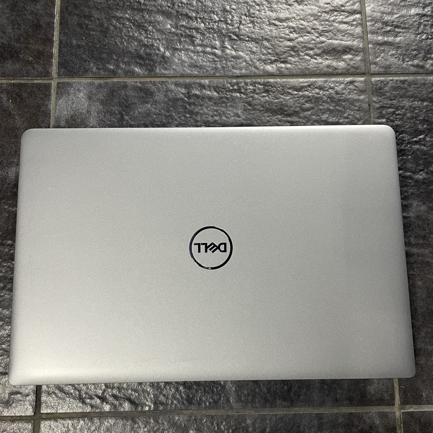 Dell Precision 3581 HM2241